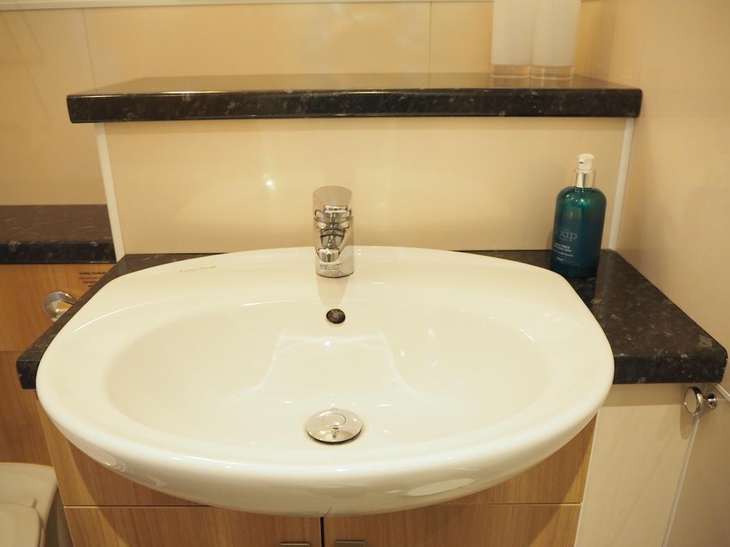 Decca - Self Catering Shetland Appartement Lerwick Buitenkant foto